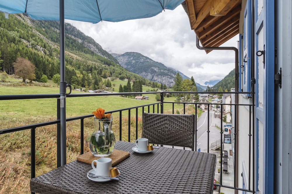 Family Apartment, Multiple Bedrooms (Vallorcine Buet 54 ski in / ski out)