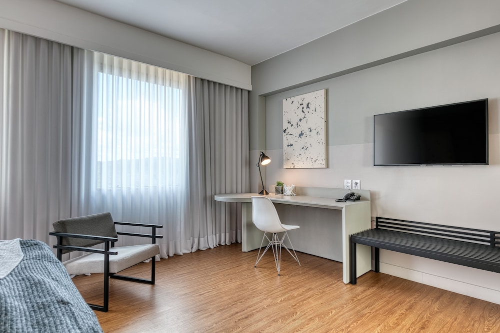 Deluxe Suite, 1 Double Bed with Sofa bed (Superior) - Photo 6