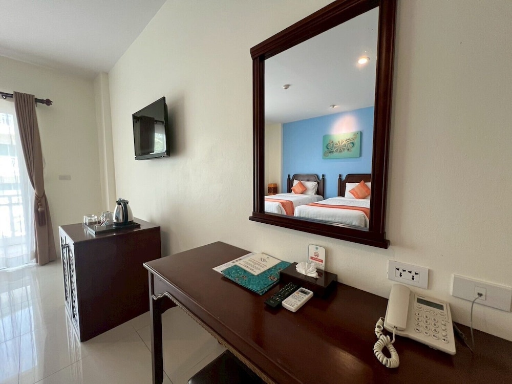 Superior Twin bed with balcony (no lift building) photo 3