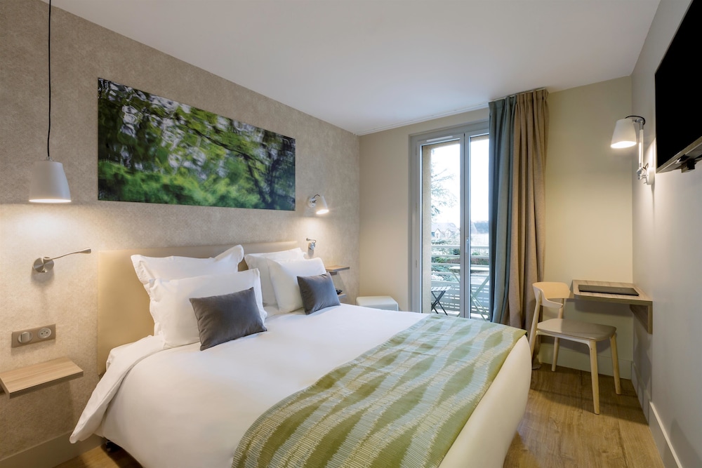 Standard Room, 1 Queen Bed photo 3