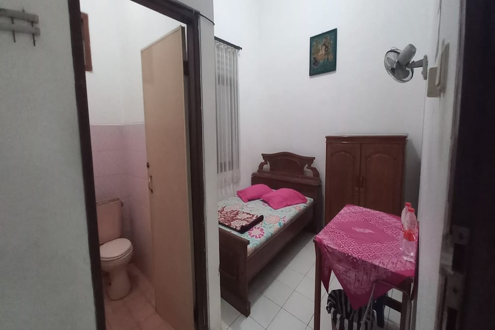 Basic Double Room photo 2