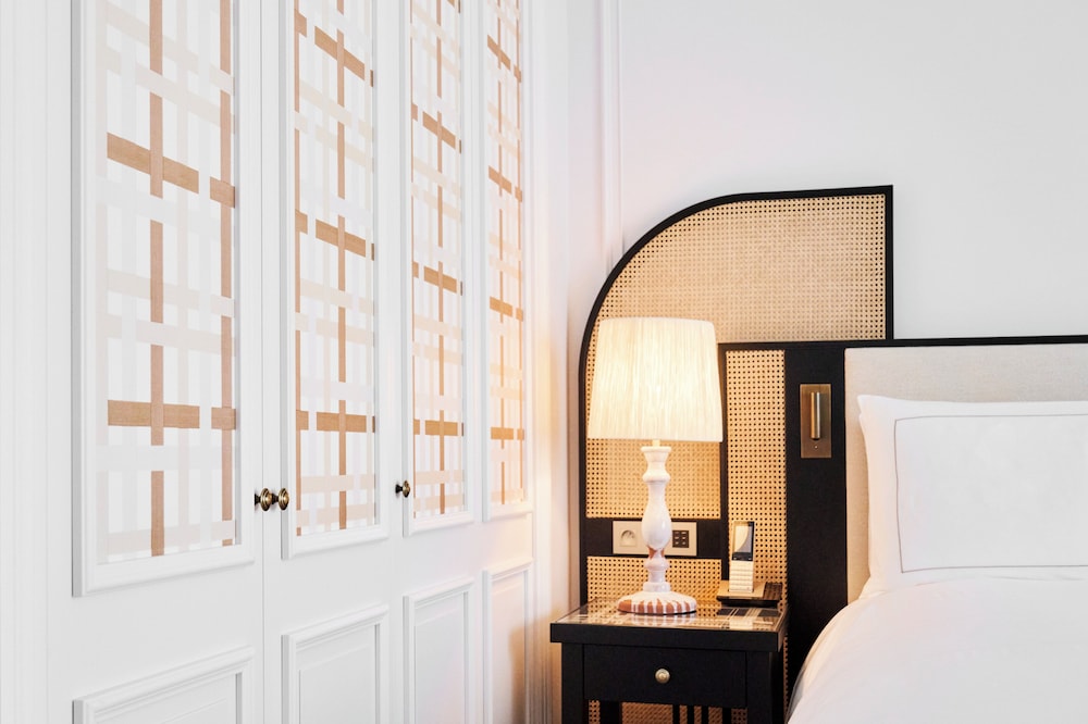 Classic Room, 1 King Bed, Balcony, Sea View