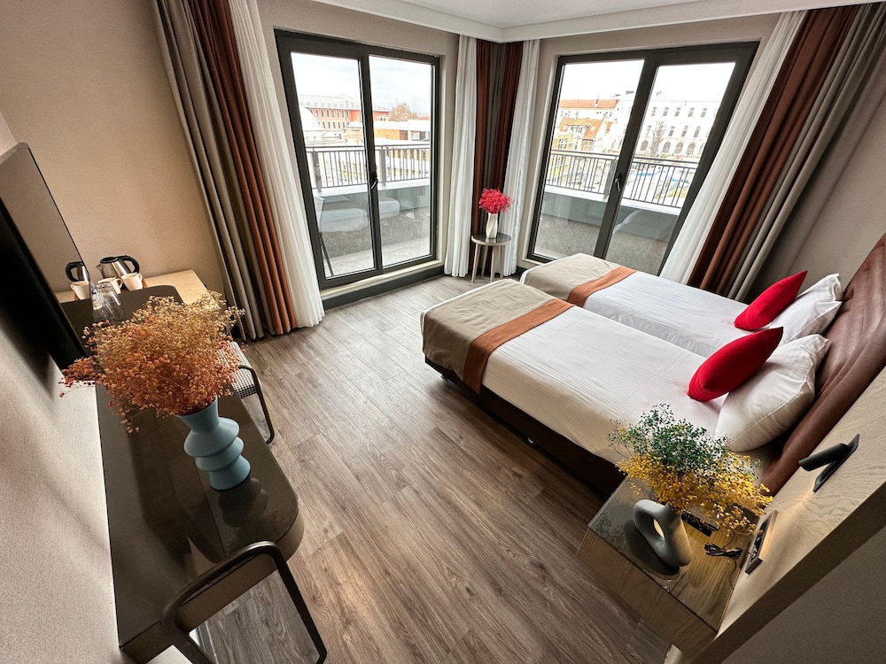 Junior Suite Twin with Balcony photo 1