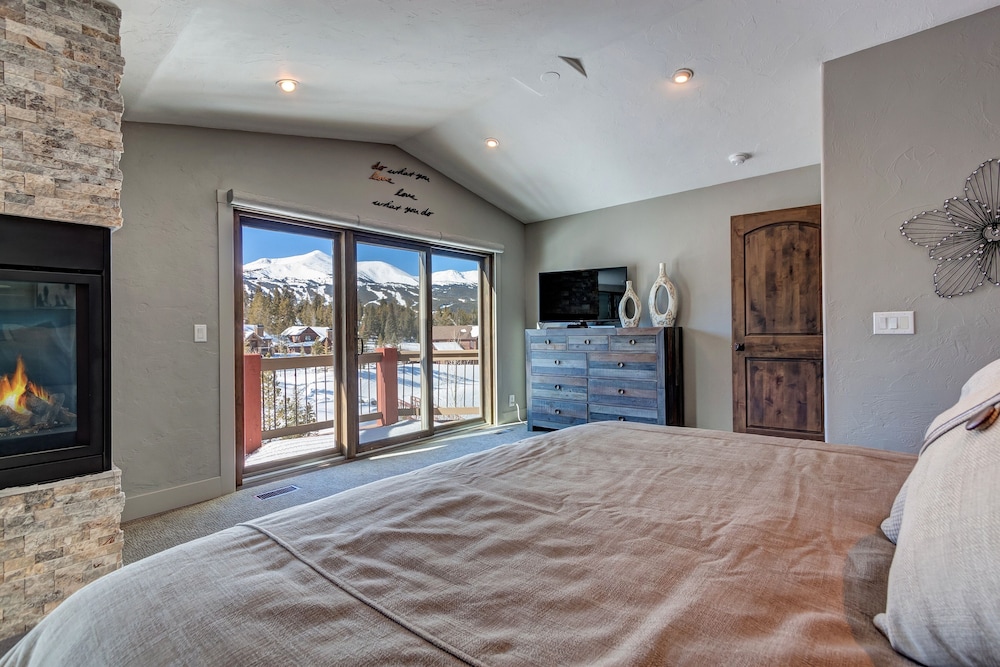 Townhome, 4 Bedrooms
