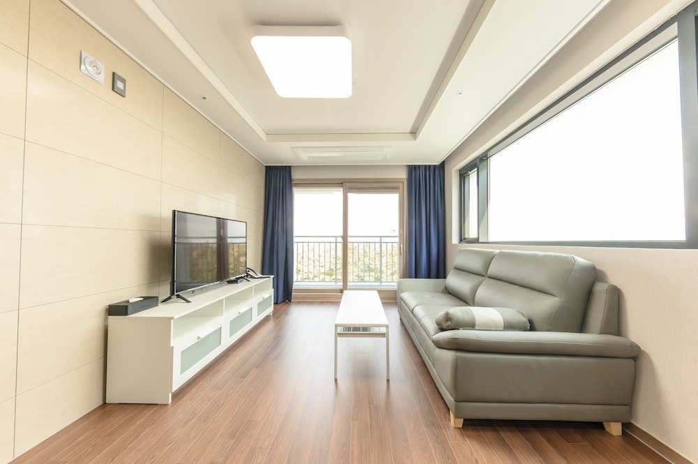 Risen Suite, Ocean View - Photo 1