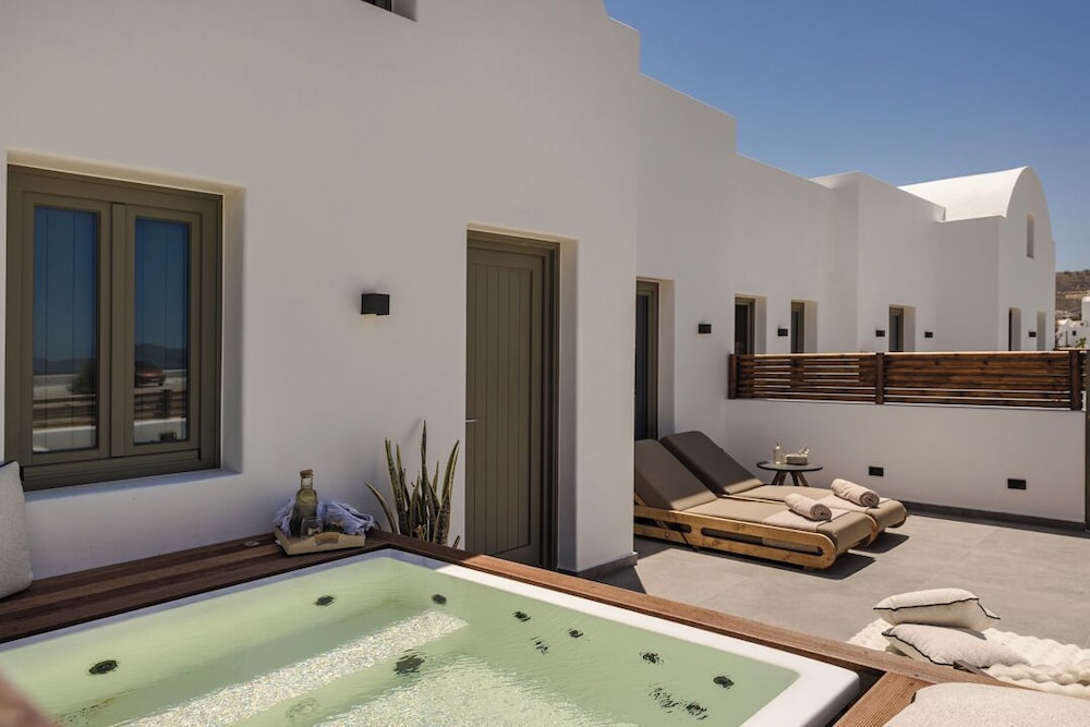 Majestic Suite with Outdoor Hot Tub