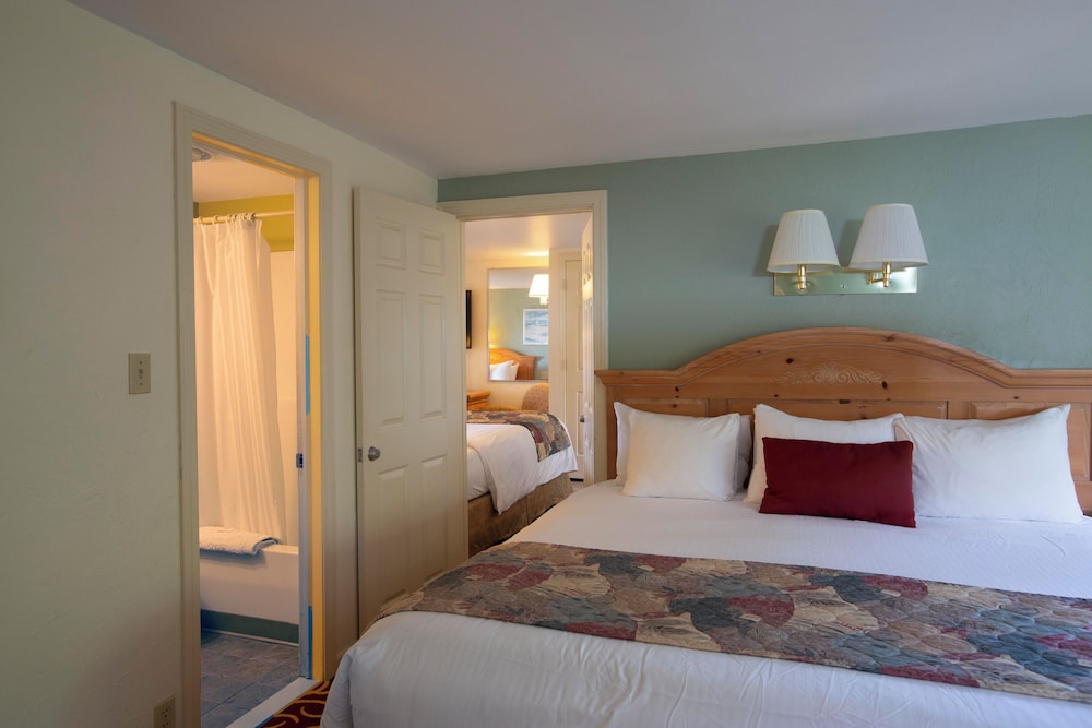Superior Room, Multiple Beds, Ocean View (Captain Suite)