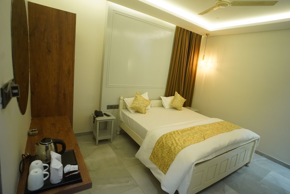 Deluxe Room - Photo 3
