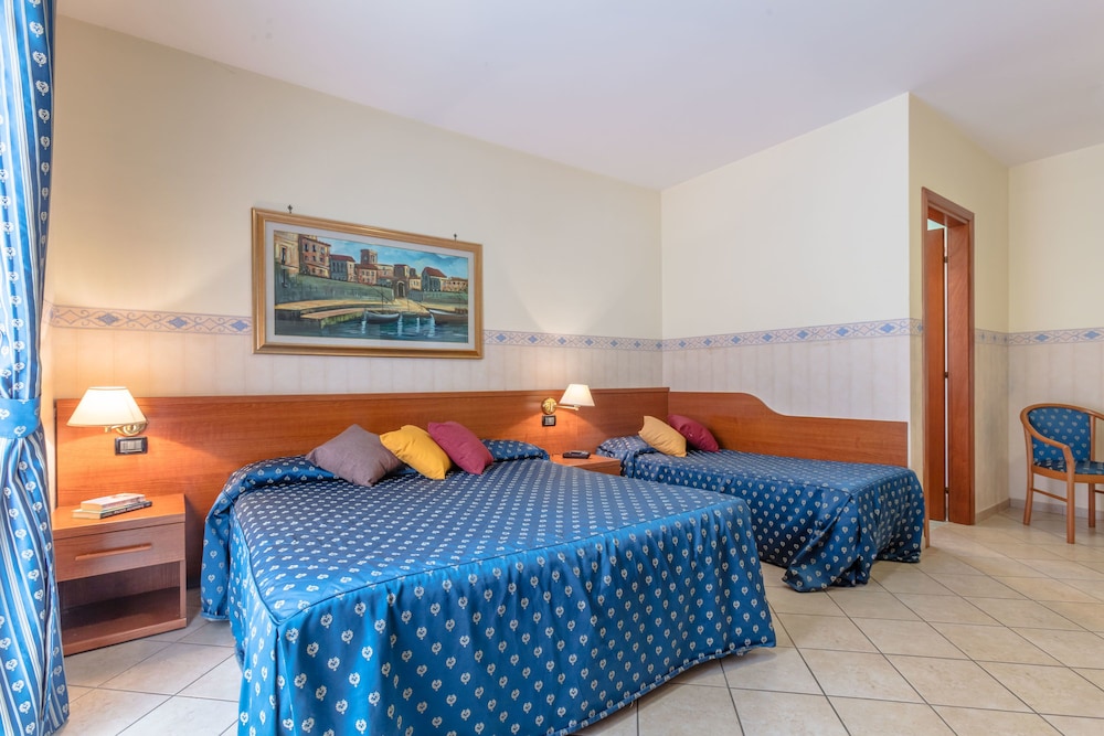 Classic Triple Room - Photo 1