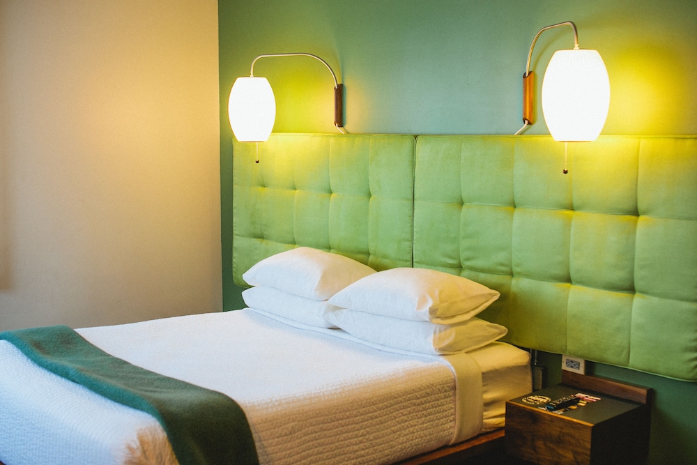 Design Room, 1 Queen Bed photo 1