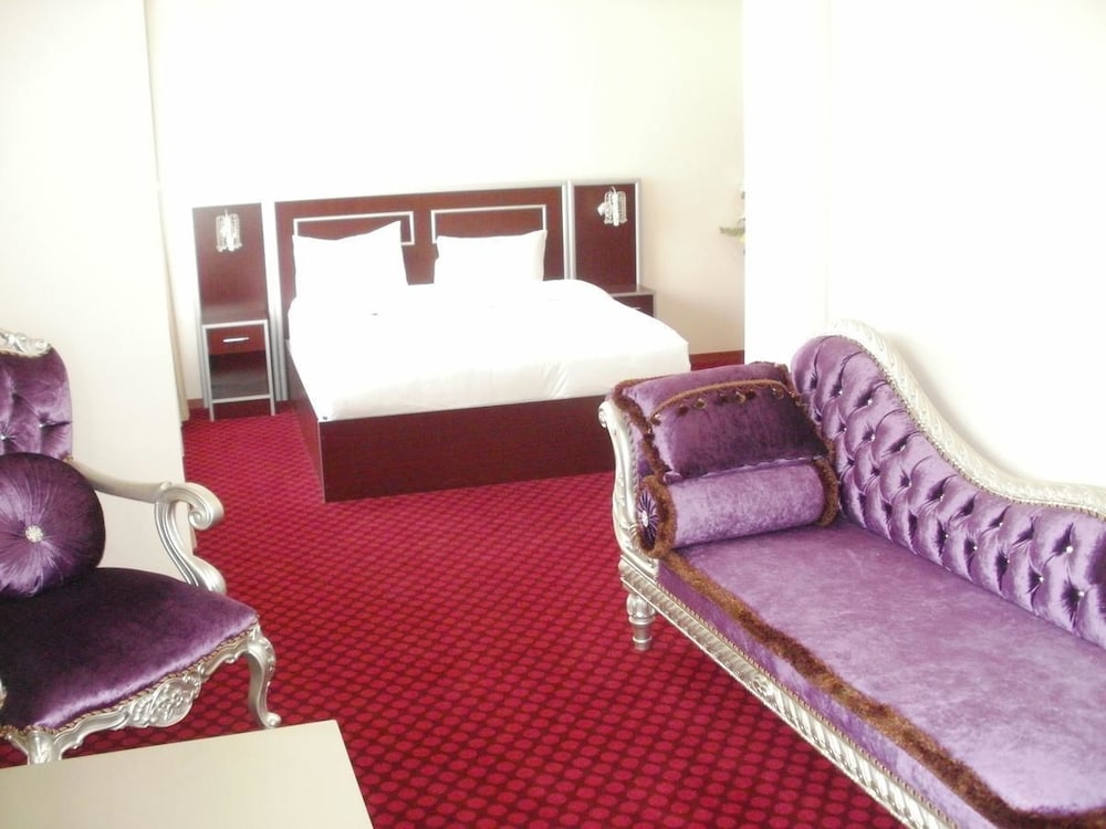 Studio Suite, 1 Bedroom, City View photo 2