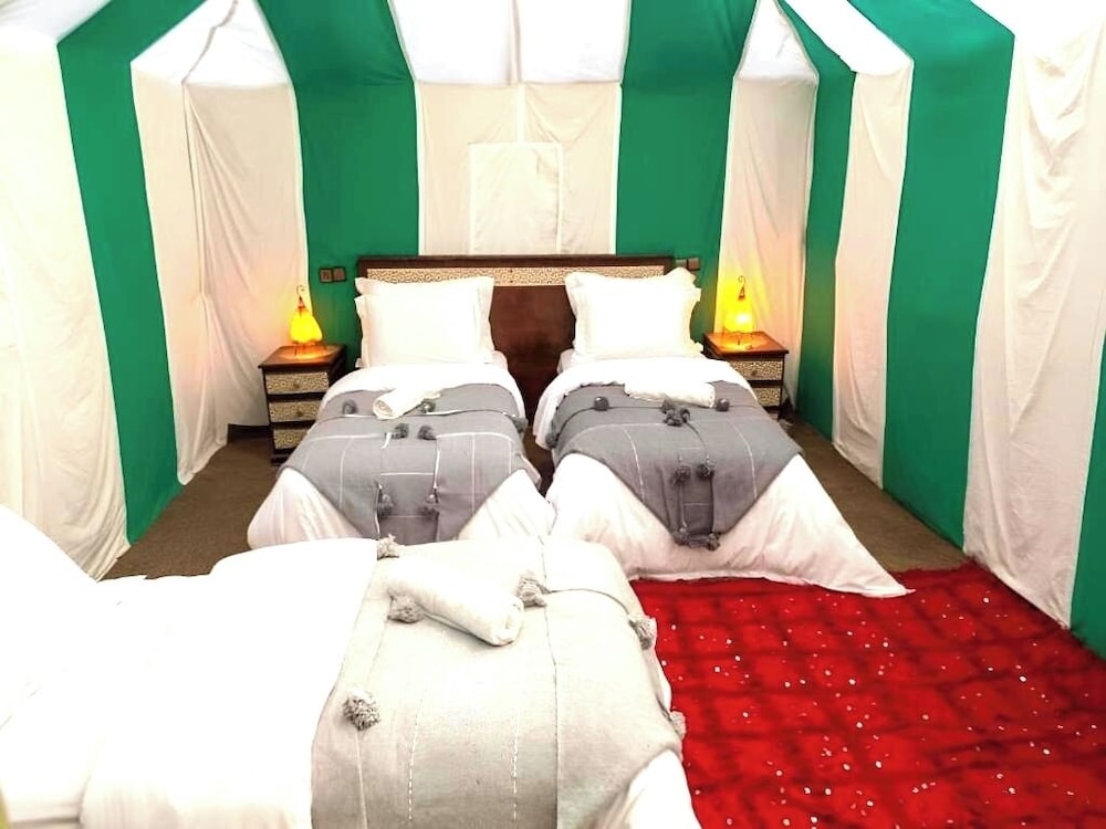 Deluxe Quadruple Room, Balcony, Desert View photo 1