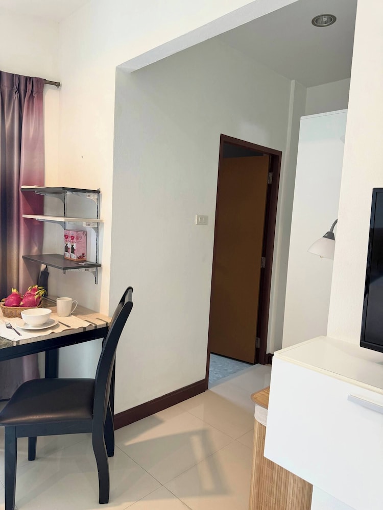 Apartment, 1 Bedroom, Smoking photo 1