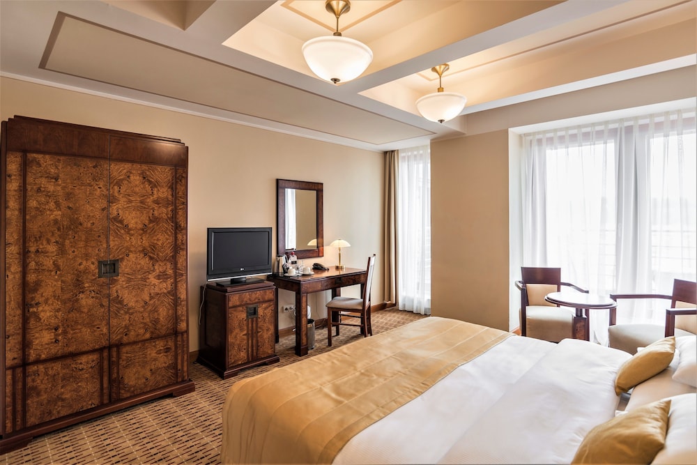 Deluxe Double Room, City View - Photo 2
