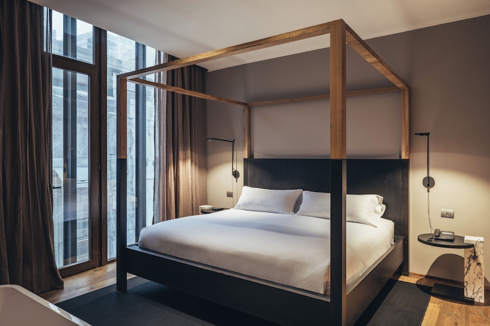 Signature Suite (Magnolia)
