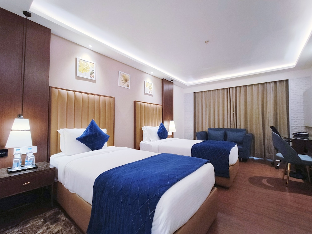 Executive Twin Room - Photo 10