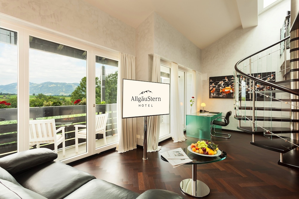 Gallery Suite, Jetted Tub, Mountain View photo 1