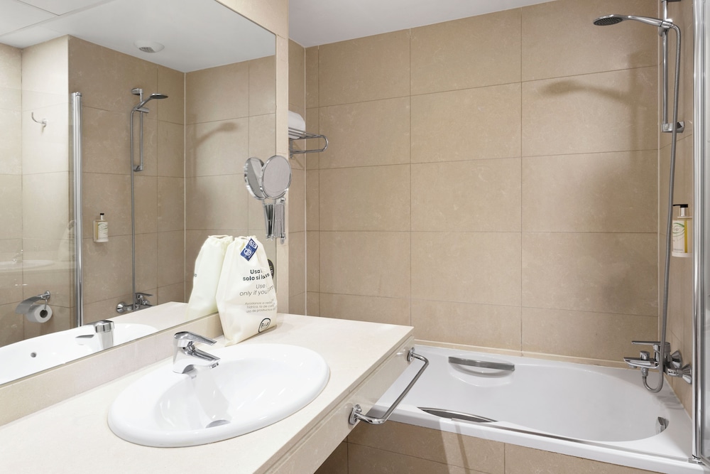 Double Room - Photo 2