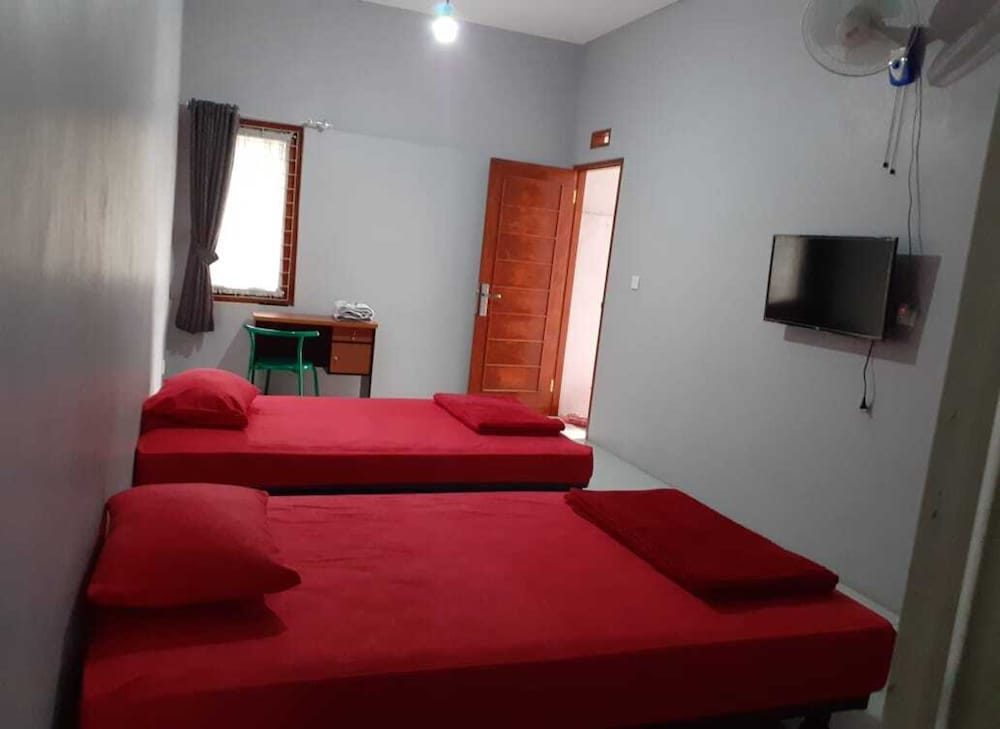 Standard Twin Room - Photo 8