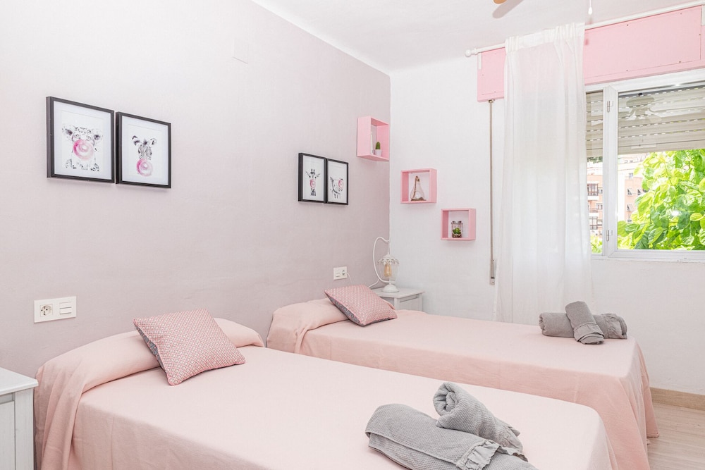 Standard Twin Room, 2 Twin Beds, Shared Bathroom, Garden Area