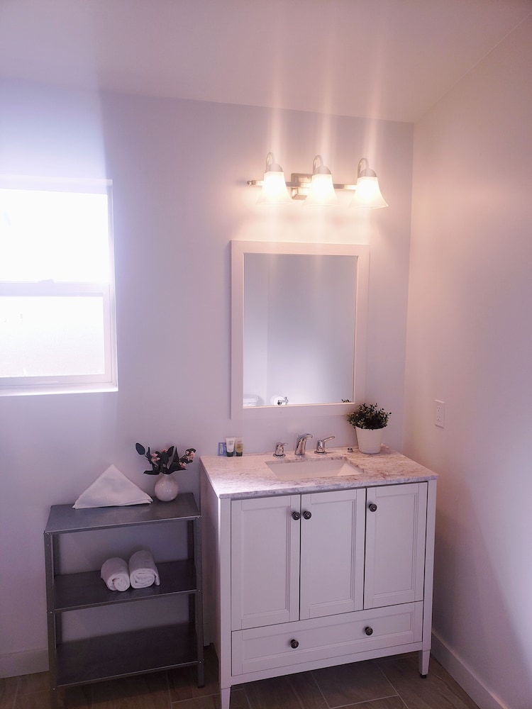 Suite, 2 Queen Beds, Mountain View photo 2