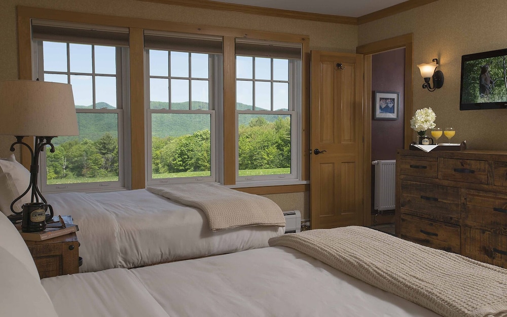 Classic, 2 Queen Beds