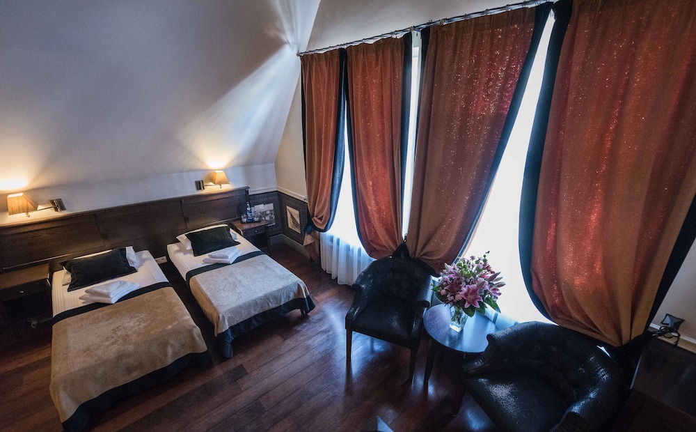 Family Apartment - Photo 12