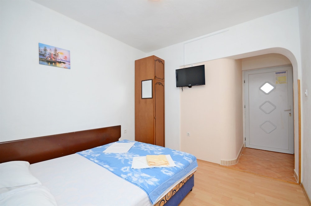 Studio (A8)