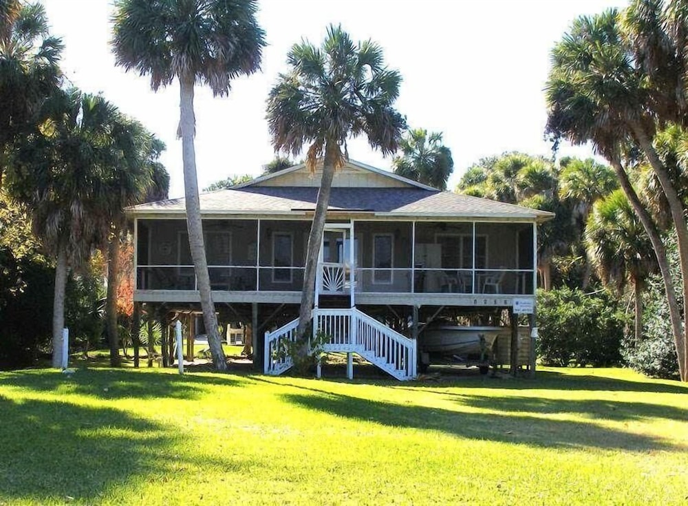 House, Multiple Beds (Beach Nut) photo 1