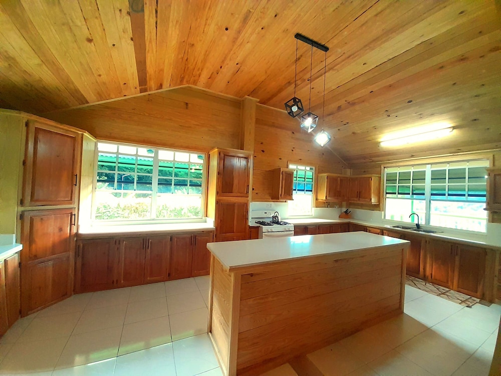 Cabin photo 2