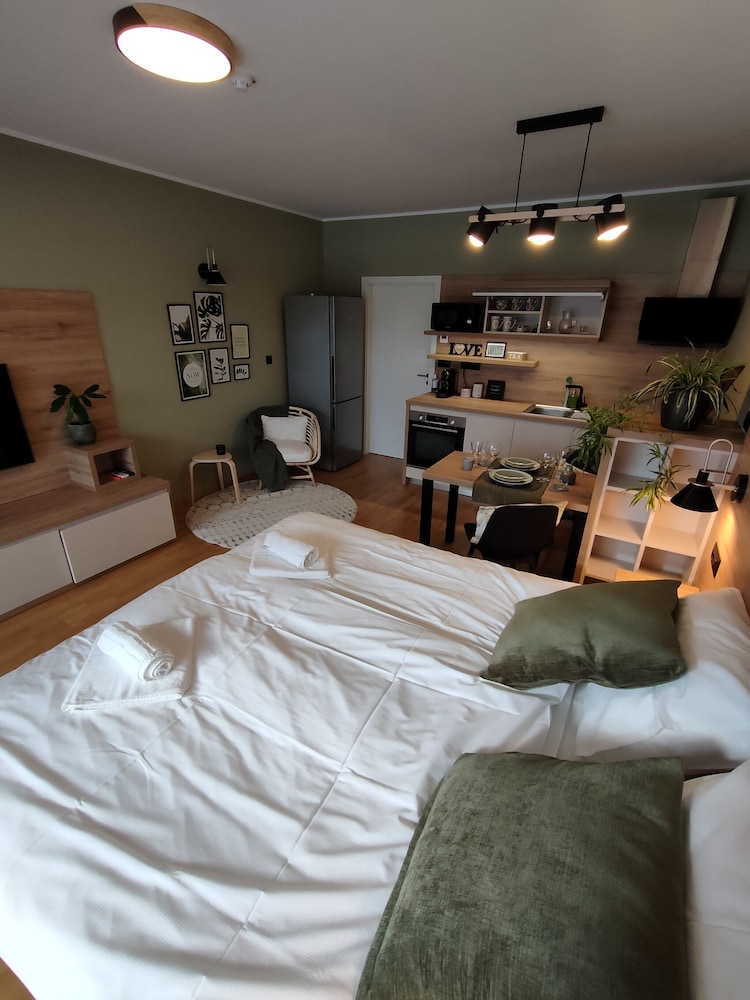 Honeymoon Apartment