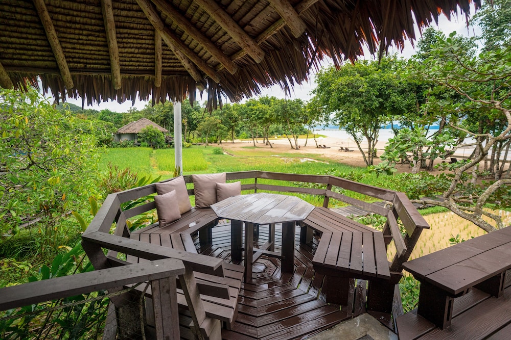 1 Bedroom Beach Front Villa - Photo 24