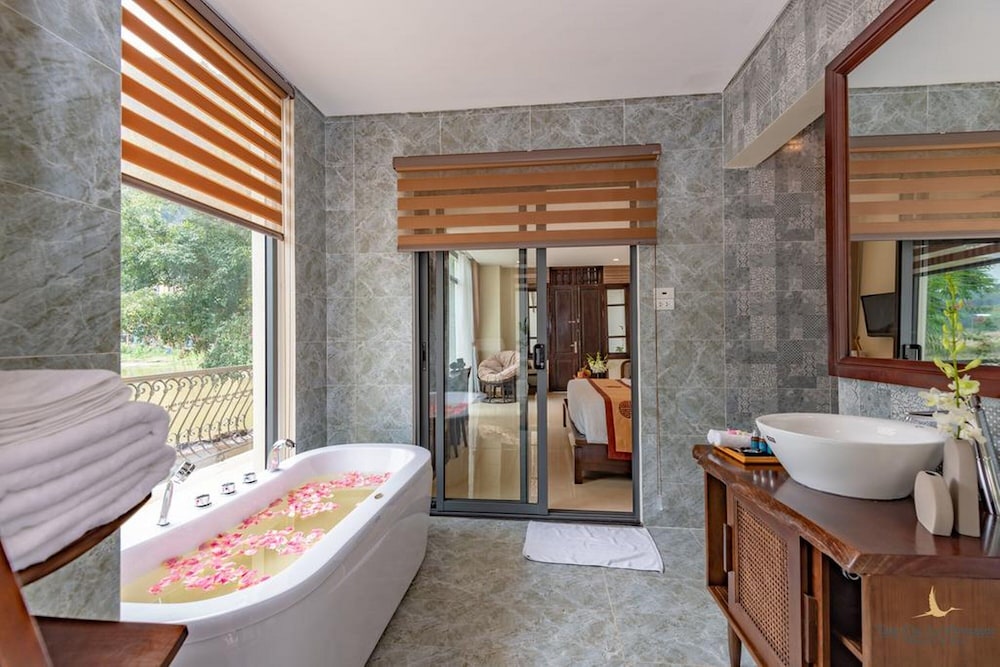 Lotus Junior Suite Lake View photo 1