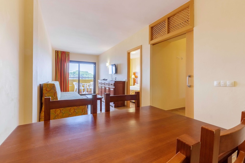 Apartamento de 2 habitaciones (4 adultos + 1 niño)