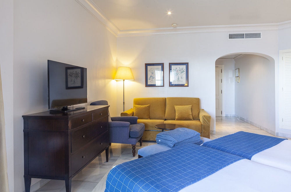 Superior Double Room (3 Adults) - Photo 2