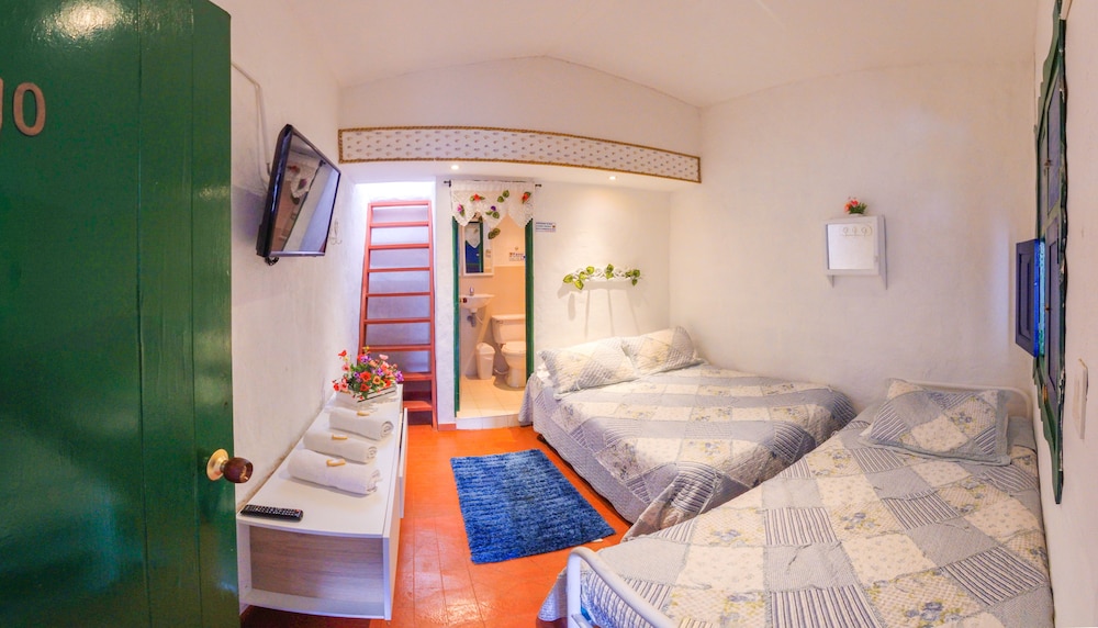 Triple Room, Private Bathroom photo 2