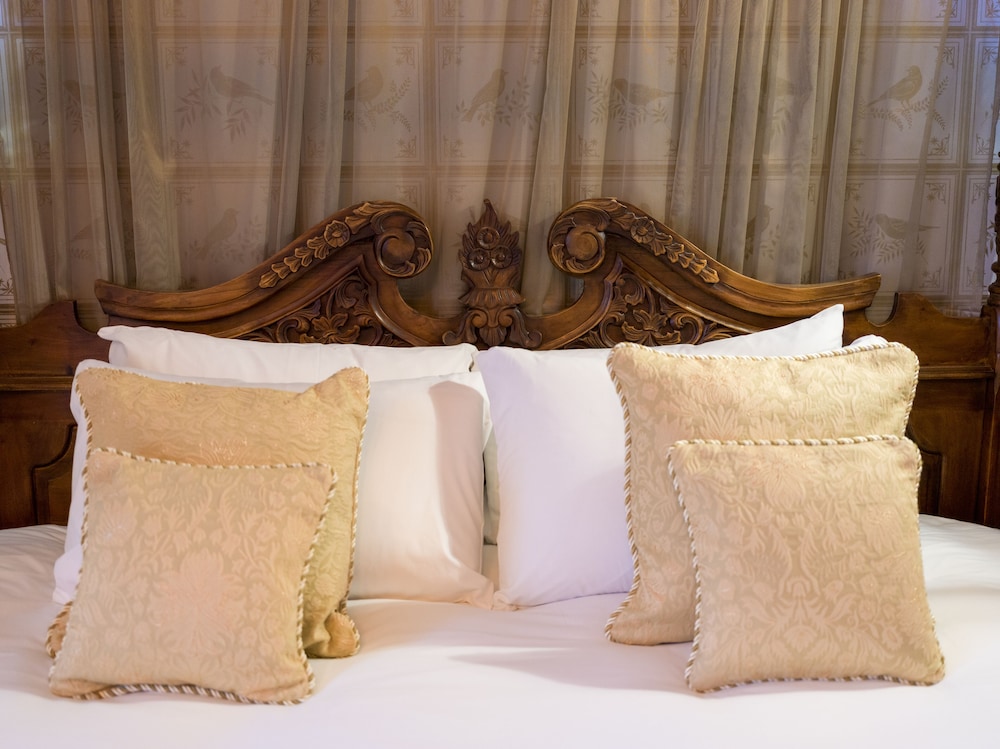 Deluxe Room, 1 King Bed, Non Smoking, River View (Four Poster Bed) - Photo 3