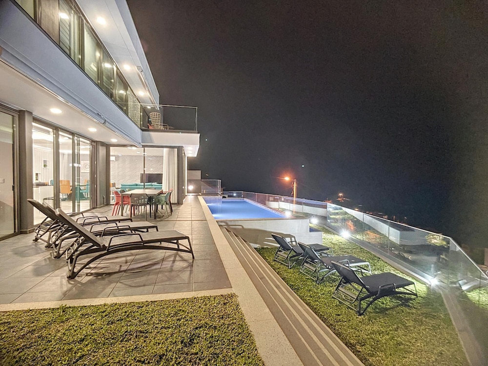 Villa photo 3