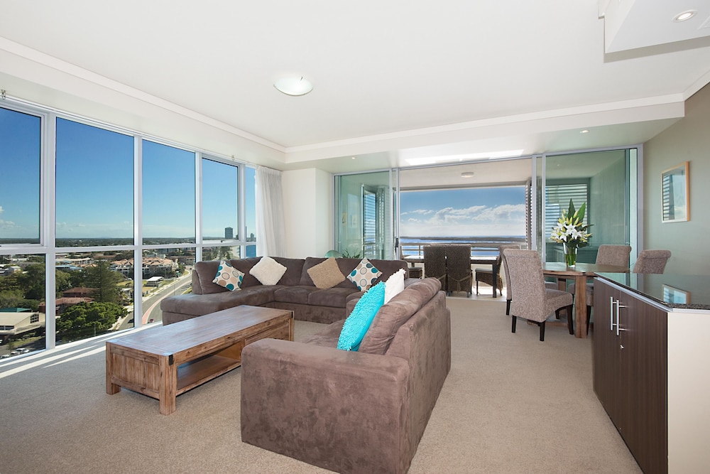 2 Bedroom Superior Water View Apartment photo 3