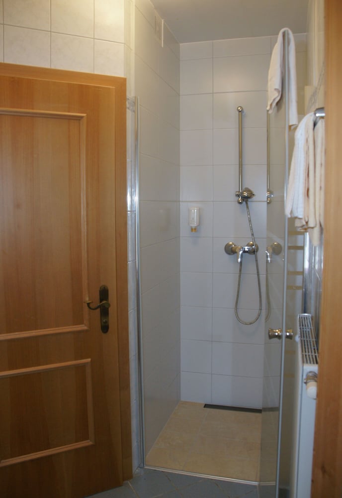 Classic Double Room, Ensuite photo 2