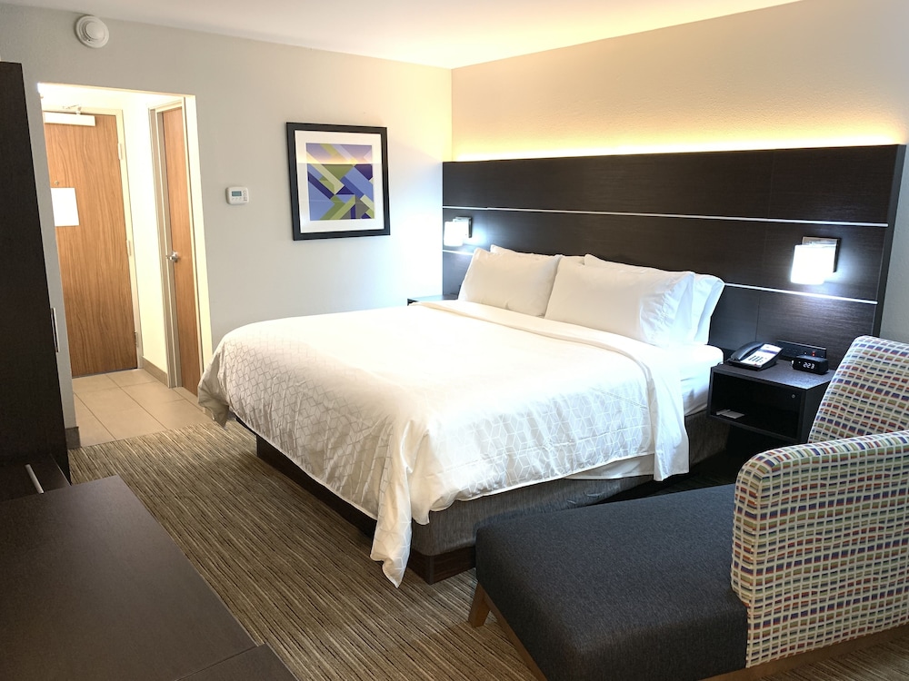 Standard Room, 1 King Bed (Leisure) - Photo 5