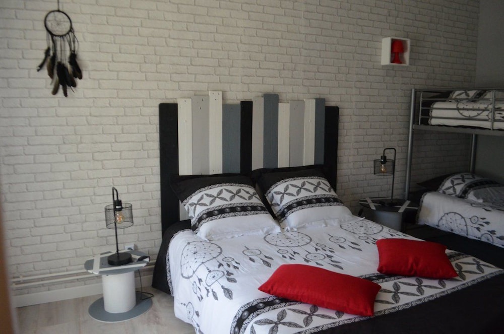 Family Quadruple Room, Multiple Beds (Grenache) photo 2