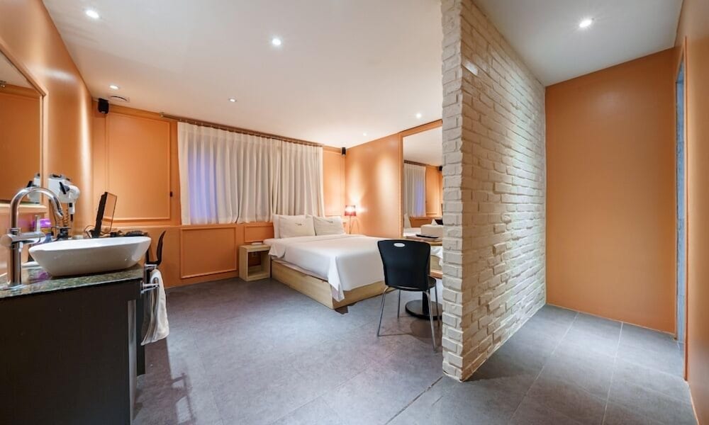 Standard Room - Photo 8