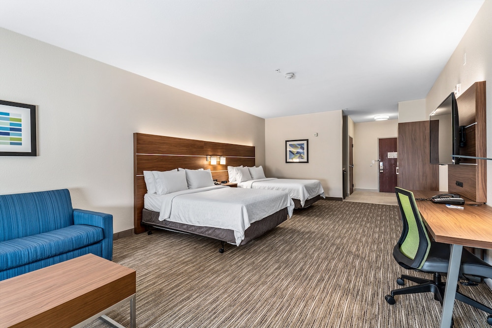 Suite, 2 Queen Beds, Accessible (Communications, Accessible Tub) photo 2