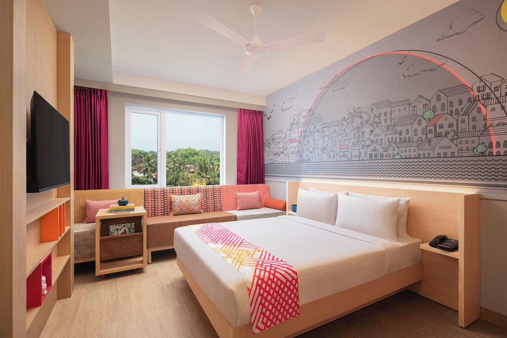 D-Luxe Queen Room- Coastal View - Photo 1