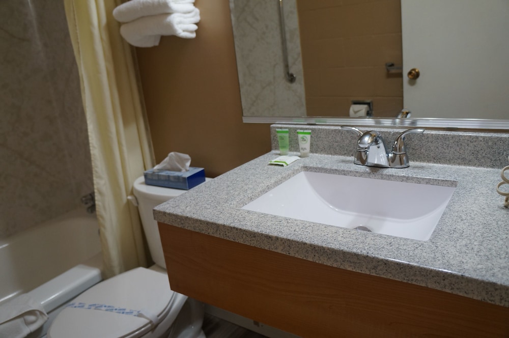 Standard Room, 1 Queen Bed - Photo 8