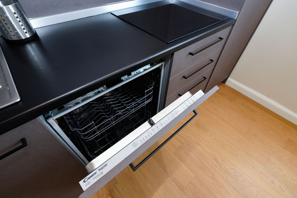 Standard Apartment, Multiple Beds, Kitchenette, Annex Building (Converts to 2 Twin Beds) - Photo 21