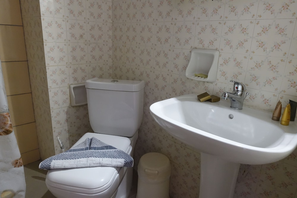 Basic Apartment photo 3