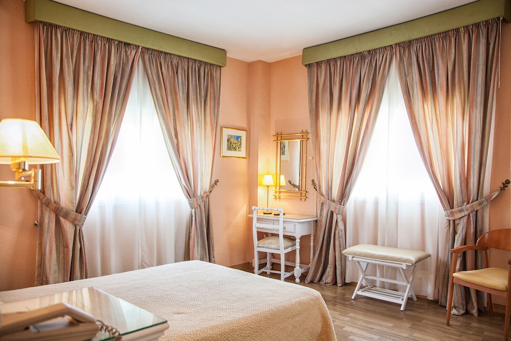 Basic Double Room Single Use photo 3