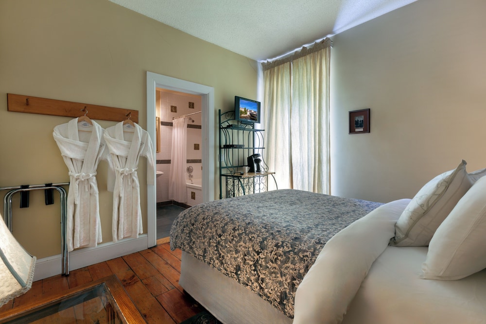 Comfort Room, 1 Queen Bed photo 3